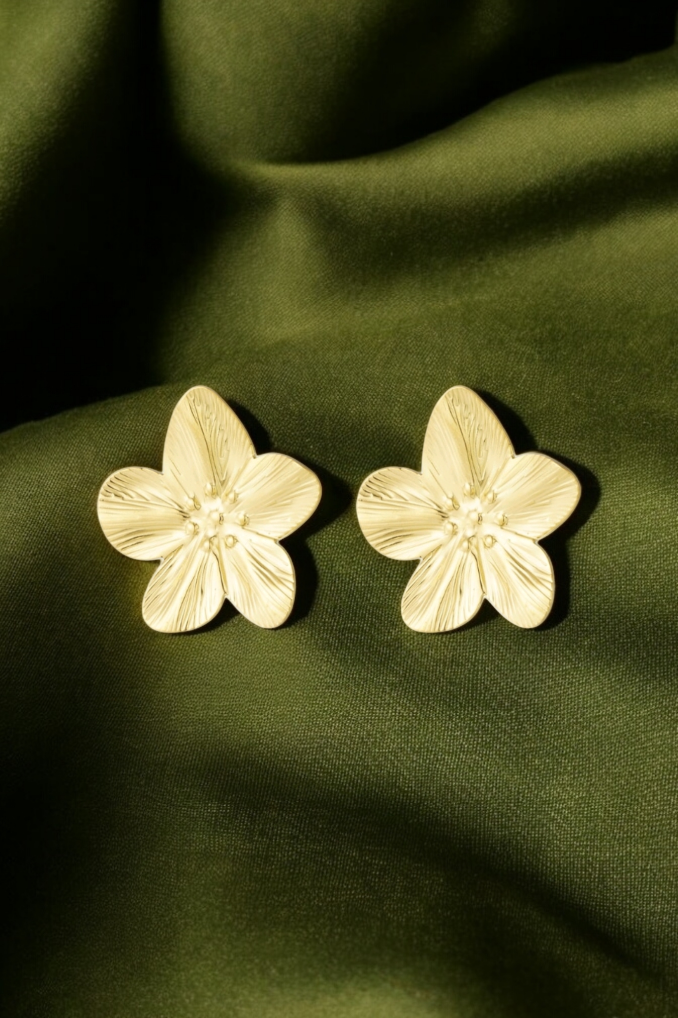 Oorbellen Flower Gold (9867388715345)